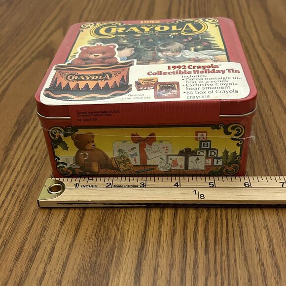 Vintage 1992 Crayola 64 Crayon Collectors Tin Box Christmas Bear Ornament Sealed - Picture 6 of 7
